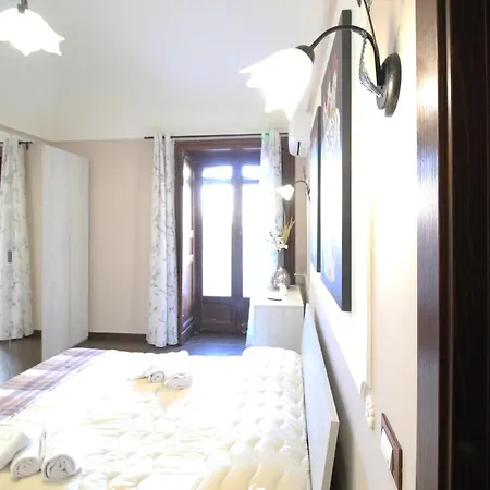 Casa 4 Archi Apartment *