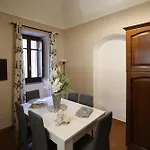 Casa 4 Archi 아파트 렌티니
